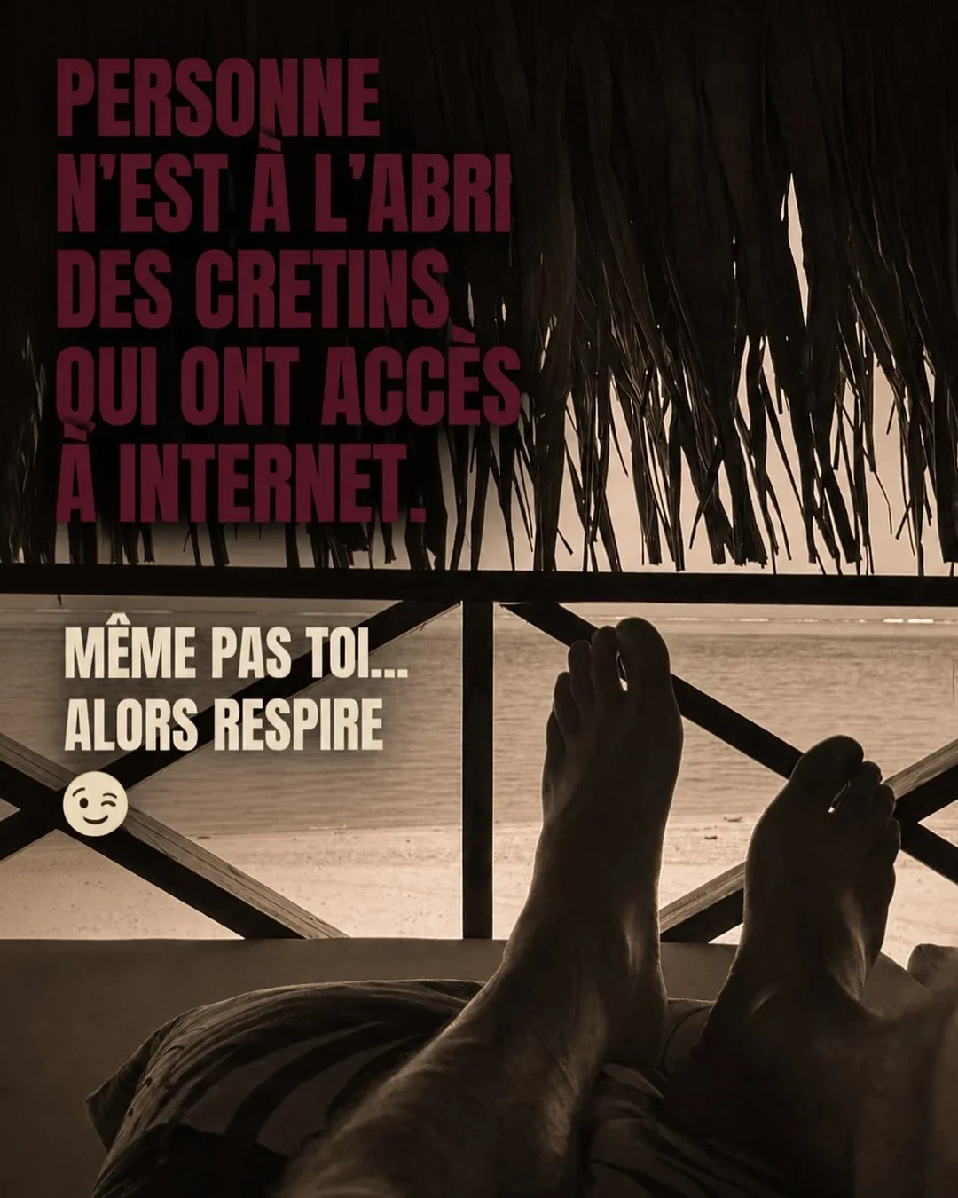 Slide 6 du même carrousel&nbsp;: «&nbsp;Personne n'est à l'abri des crétins qui ont accès à Internet&nbsp;»